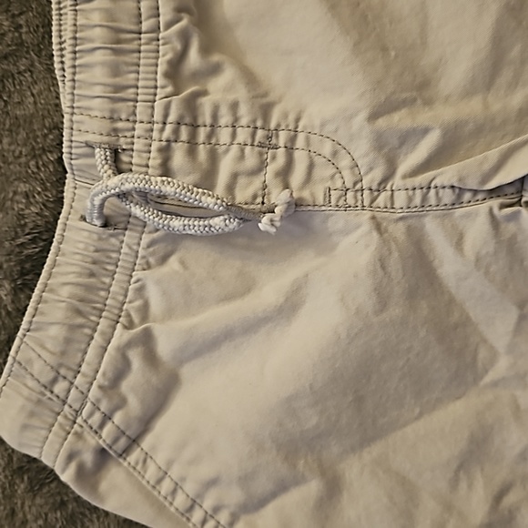 Cat & jack Light gray shorts size 18M - Picture 2 of 5